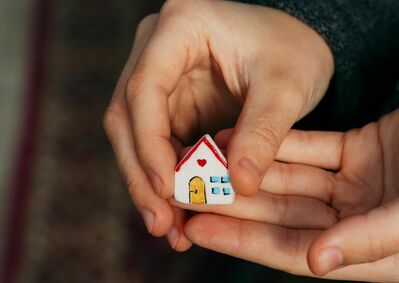 Pojištění hypoték: Co je povinné a co jen prodražuje?